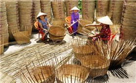 Phát huy mô hình đan lát truyền thống của người Khmer