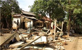 Quảng Bình, Quảng Trị: Nhiều hộ dân bị sập nhà cửa do bão lũ được hỗ trợ kinh phí xây dựng nhà ở