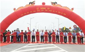 Thủ tướng cắt băng thông xe cầu Cửa Hội nối Nghệ An – Hà Tĩnh
