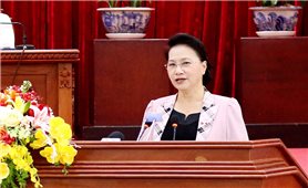Chủ tịch Quốc hội Nguyễn Thị Kim Ngân tiếp xúc cử tri và làm việc với lãnh đạo TP. Cần Thơ