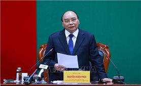 Chủ tịch nước Nguyễn Xuân Phúc kiểm tra công tác sẵn sàng chiến đấu tại Quân khu 7