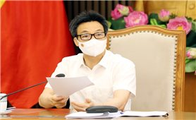 Tiếp cận mọi nguồn vaccine COVID-19; phấn đấu cuối năm 2021 đạt miễn dịch cộng đồng