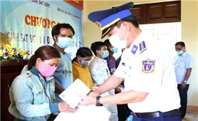 Bộ Tư lệnh Vùng Cảnh sát biển 2: Tặng 200 suất quà cho hộ DTTS nghèo huyện Trà Bồng