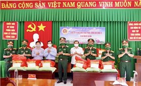 Bộ Tư lệnh Quân khu 9: Thăm và tặng quà đồng bào dân tộc Khmer có hoàn cảnh khó khăn