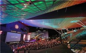 Liên hoan phim quốc tế Busan lần thứ 26 khai mạc, sôi động trở lại