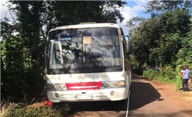 Đắk Lắk: Nỗ lực hỗ trợ học sinh lớp 6 rơi từ xe khách xuống đường tử vong