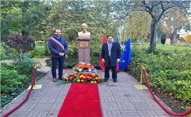 Thủ tướng Phạm Minh Chính dâng hoa tưởng nhớ Bác Hồ, thăm “không gian Hồ Chí Minh” tại TP. Montreuil