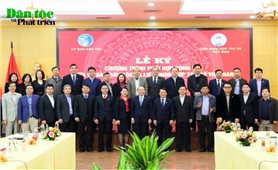 Ủy ban Dân tộc và Liên minh Hợp tác xã Việt Nam ký kết Chương trình phối hợp công tác giai đoạn 2021 – 2030