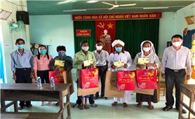 Ban Dân tộc tỉnh Bình Thuận thăm và chúc Tết đồng bào DTTS huyện Hàm Thuận Bắc