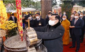 Chủ tịch Quốc hội Vương Đình Huệ dâng hương tại Điện Kính Thiên, Khu di tích Hoàng thành Thăng Long
