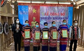 Vải dệt thổ cẩm làng Hà Văn Trên đã có thương hiệu