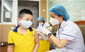 Cách hạ sốt cho trẻ sau tiêm vaccine phòng COVID-19