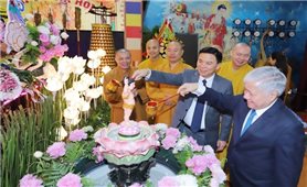 Chủ tịch Uỷ ban Trung ương MTTQ Việt Nam Đỗ Văn Chiến thăm Tòa Giám mục và Ban trị sự Giáo hội Phật giáo tỉnh Thanh Hóa