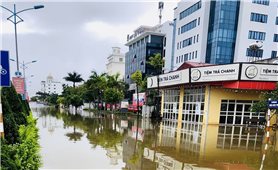 Lai Châu: Mưa lớn kéo dài ngập úng nhiều tuyến phố, sạt lở nhiều tuyến đường liên huyện