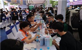 Hàng nghìn học sinh, sinh viên tham gia Ngày hội Tư vấn tuyển sinh-hướng nghiệp tại Hà Nội