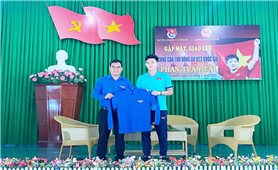 Huyện Đoàn Cư M’gar giao lưu cầu thủ bóng đá U23 Việt Nam Phan Tuấn Tài
