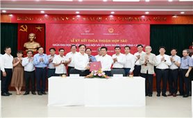 Đại học Quốc gia Hà Nội và UBND tỉnh Cà Mau ký kết hợp tác nhiều lĩnh vực quan trọng