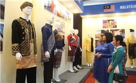 Triển lãm Trang phục truyền thống các nước ASEAN 2022