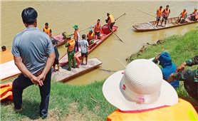 Vụ lật thuyền ở Lào Cai: Tập trung tìm kiếm nạn nhân mất tích