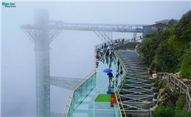 Ngắm toàn cảnh Ô Quý Hồ Tây Bắc ở cây cầu kính cao nhất Việt Nam