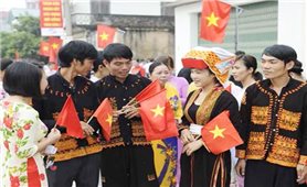 Ban Dân tộc tỉnh Bắc Giang: Tặng Giấy khen cho các cá nhân người DTTS điển hình tiên tiến trong vùng đồng bào DTTS và miền núi năm 2022