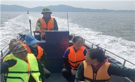 Quảng Ninh: Đồn Biên phòng Trà Cổ cứu hộ thành công 23 ngư dân bị lật bè trên biển