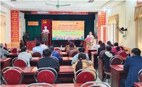 Ban Dân tộc Nghệ An trao thưởng học sinh DTTS đạt thành tích cao trong Kỳ thi THPT Quốc gia