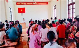 Huyện Mường Tè (Lai Châu): Phát hơn 31.000 tờ rơi, tờ gấp tuyên truyền PBGDPL đến người dân