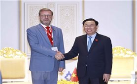 Chủ tịch Quốc hội khẳng định Việt Nam coi trọng quan hệ với Nga