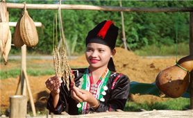 Bảo tồn, phát huy trang phục truyền thống của dân tộc Khơ Mú, tỉnh Điện Biên gắn với xây dựng nông thôn mới