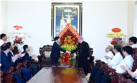 Phó Thủ tướng Thường trực Phạm Bình Minh chúc mừng Giáng sinh tại TPHCM