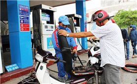Giá xăng, dầu giảm tiếp về mức dưới 20.000 đồng/lít