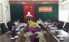 Báo Dân tộc và Phát triển kiểm tra việc phát hành báo cho Người có uy tín tỉnh Cao Bằng, Bắc Kạn