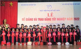 Gần 500 sinh viên Học viện Phụ nữ Việt Nam nhận bằng tốt nghiệp