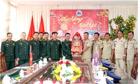 Ty Công an tỉnh Mondulkiri, Campuchia thăm và chúc Tết Bộ Chỉ huy Bộ đội Biên phòng tỉnh Đắk Lắk