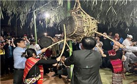 Tưng bừng Lễ hội Đập trống của người Ma Coong