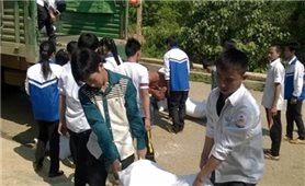 Ninh Thuận: Cấp phát gạo hỗ trợ cho học sinh vùng đặc biệt khó khăn