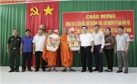 Thứ trưởng, Phó Chủ nhiệm UBDT Lê Sơn Hải chúc Tết Chôl Chnăm Thmây đồng bào Khmer tại Tây Ninh