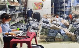 TP. Hồ Chí Minh: Phát hiện điểm chứa trữ quần kaki giả mạo nhãn hiệu thời trang nổi tiếng