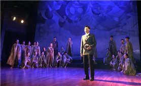 Nhà hát Kịch Việt Nam công diễn vở “Người đi dép cao su”