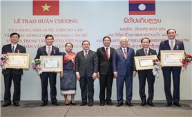 Đảng, Nhà nước CHDCND Lào trao tặng Huân chương cho lãnh đạo, cán bộ Ủy ban Trung ương Mặt trận Tổ quốc Việt Nam và Ban Dân vận Trung ương