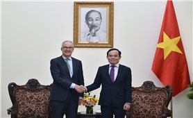 Phó Thủ tướng Trần Lưu Quang tiếp Đặc phái viên của Chính phủ Australia