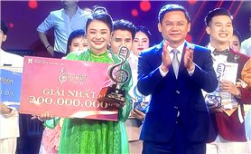 Thí sinh nhỏ tuổi nhất đạt giải Quán quân cuộc thi “Tiếng hát Hà Nội 2023”
