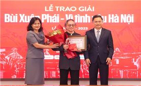 Đạo diễn Đặng Nhật Minh đoạt giải Bùi Xuân Phái