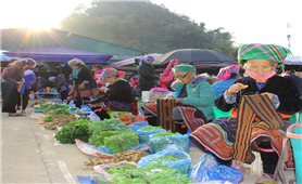 Khai thác đặc trưng văn hóa chợ phiên gắn với phát triển kinh tế