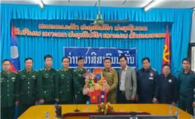 Các đơn vị BĐBP Nghệ An chúc mừng Quốc khánh nước CHDCND Lào