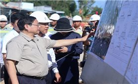 Thủ tướng khảo sát một số dự án đường bộ trọng điểm tại Đồng Tháp