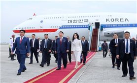 Tổng thống Hàn Quốc và Phu nhân đến Hà Nội, bắt đầu chuyến thăm Việt Nam