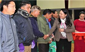 Thứ trưởng, Phó Chủ nhiệm UBDT Nông Thị Hà thăm và chúc Tết đồng bào DTTS tỉnh Cao Bằng
