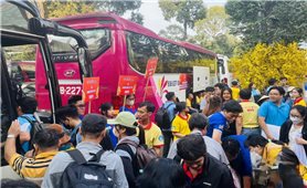 Chuyến xe mùa Xuân đưa 2.200 sinh viên, người lao động về quê đón Tết